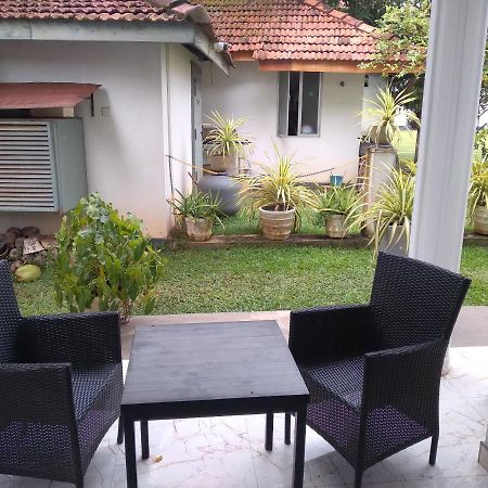 Vijai Resort Negombo Extérieur photo