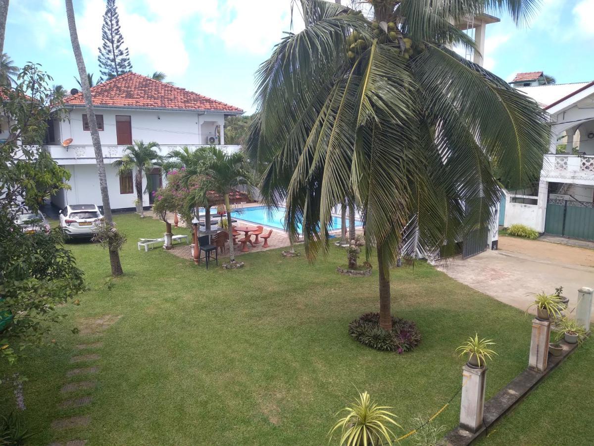 Vijai Resort Negombo Extérieur photo