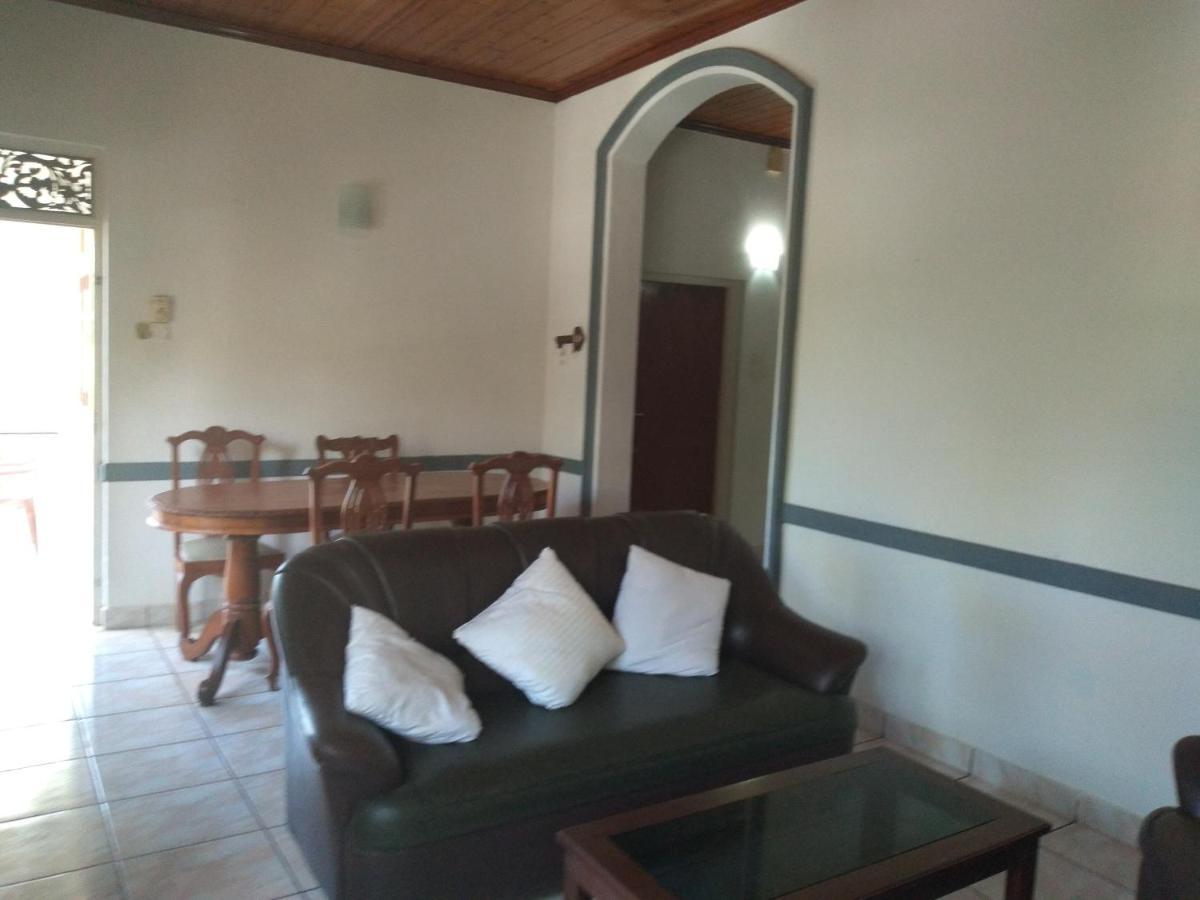 Vijai Resort Negombo Extérieur photo