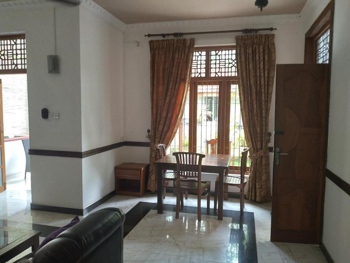 Vijai Resort Negombo Extérieur photo