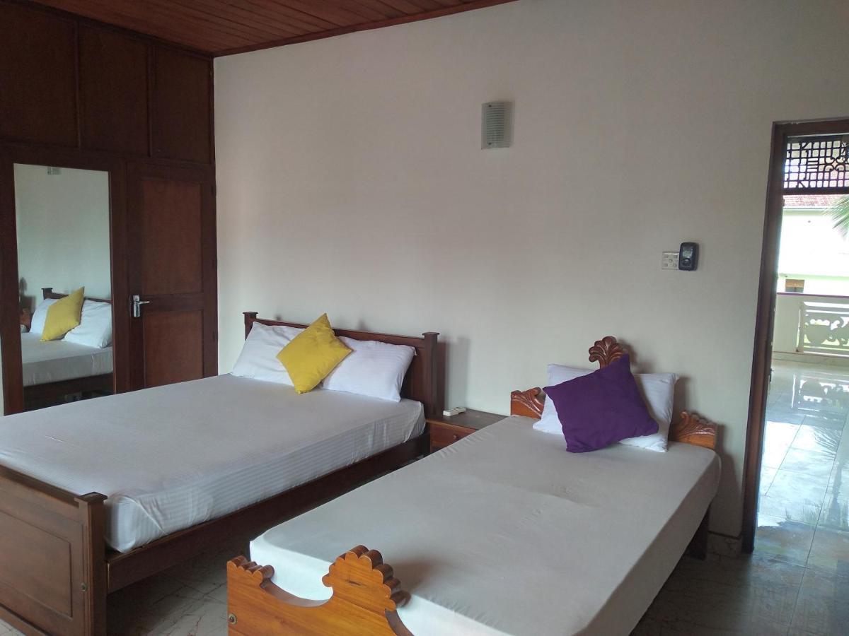 Vijai Resort Negombo Extérieur photo