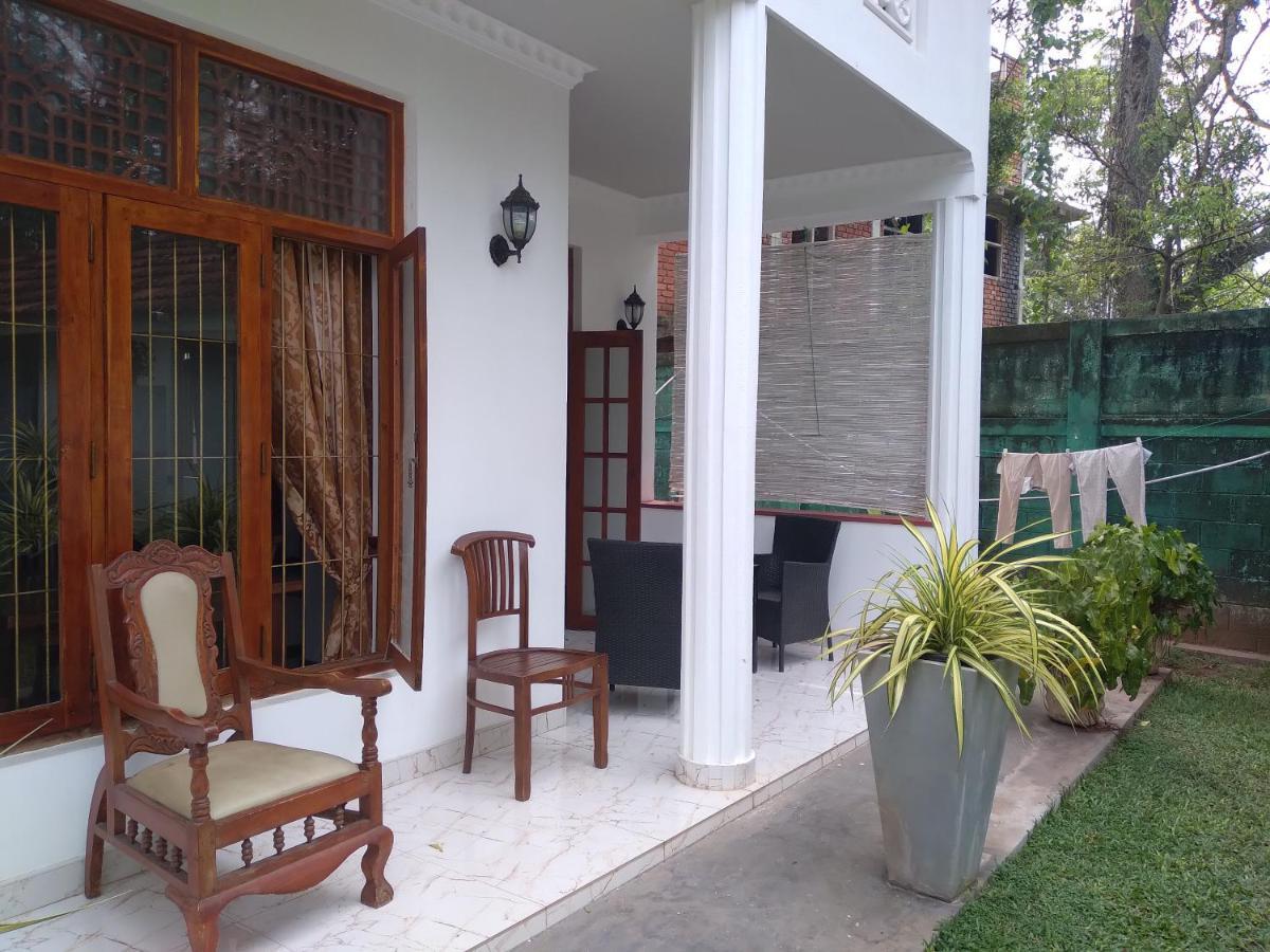 Vijai Resort Negombo Extérieur photo