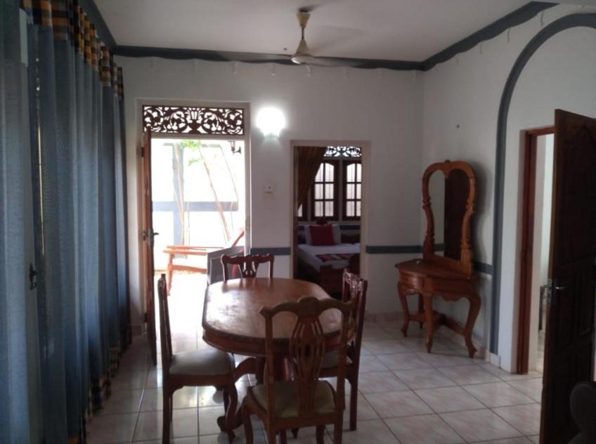 Vijai Resort Negombo Extérieur photo